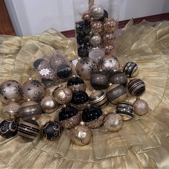 Gold Metallic Christmas Tree Skirt with Black and Gold Ornaments - Picture 1 of 8